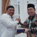 Bupati Garut Abdusy Syakur Amin menandatangani Naskah Kesepakatan Bersama dengan Rektor UIN Sunan Gunung Djati Bandung, Prof. Dr. H. Rosihon Anwar, di Ruang Pamengkang, Garut Kota, Rabu (3/9/2025), sebagai upaya memperkuat kerja sama peningkatan kualitas SDM dan program 1000 beasiswa?Diskominfo
