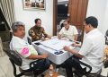 Menteri Kehutanan Raja Juli dan Menteri PPMI Abdul Kadir Karding klarifikasi foto viral main domino, menegaskan pertemuan hanya silaturahmi tanpa bahasan kasus hukum/IST