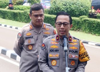 Kabid Humas Polda Metro Jaya Brigjen Pol Ade Ary Syam Indradi dalam sesi doorstop bersama media, Senin (15/9).