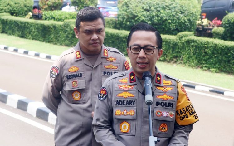 Kabid Humas Polda Metro Jaya Brigjen Pol Ade Ary Syam Indradi dalam sesi doorstop bersama media, Senin (15/9).