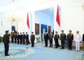 Prosesi Penganugrahan Pangkat Jenderal Kehormatan untuk Djamari Chaniago dan Ahmad Dofiri di Ruang Kredensial, Istana Merdeka, Jakarta, Rabu (17/9/2025).