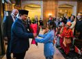 Presiden Republik Indonesia, Prabowo Subianto, tiba di salah satu hotel di Ottawa dan disambut oleh diaspora Indonesia di Kanada, pada Rabu, 24 September 2025. (Foto: BPMI Setpres)