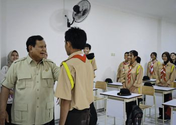 Presiden Prabowo Subianto meninjau Sekolah Rakyat Menengah Atas (SRMA) Margaguna di Jakarta Selatan, pada Kamis, 11 September 2025. (Foto: BPMI Setpres)