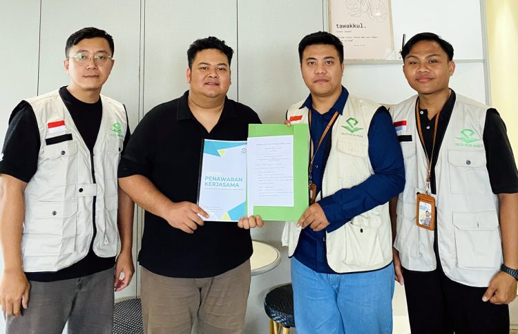 Direktur Utama PT Inara Tiga Prakarsa (Inara Property Group) bersama Pengurus Yayasan Pelita Intan Muda Indonesia