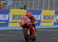Pebalap Ducati Lenovo Marc Marquez merebut pole position perdana MotoGP Hungaria 2025 di Balaton Park setelah mendominasi sesi kualifikasi dan mencatatkan waktu 1 menit 36,518 detik. motogp.com/pri.