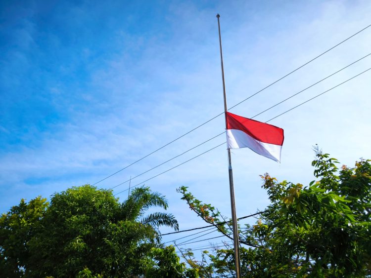 Ilustrasi bendera setangah tiang/kemenag aceh