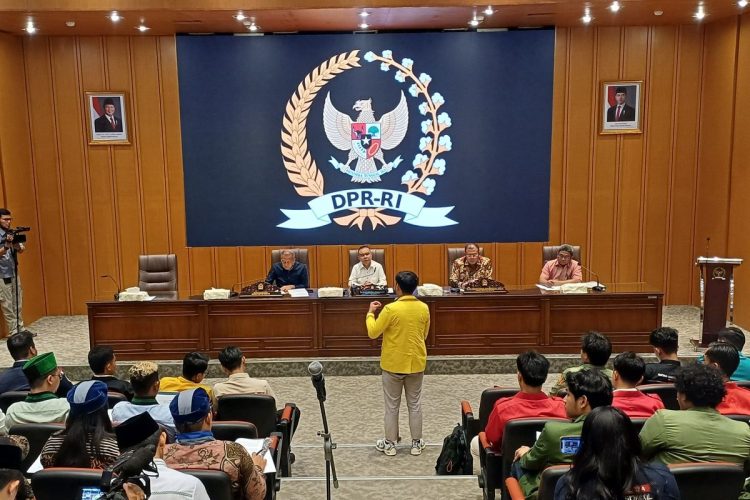 Tiga Pimpinan DPR Temui BEM SI dan Cipayung Plus Baha Tuntutan Reformasi Kebijakan dan Tranparansi DPR dan Pemerintah, Rabu (3/9/2025).