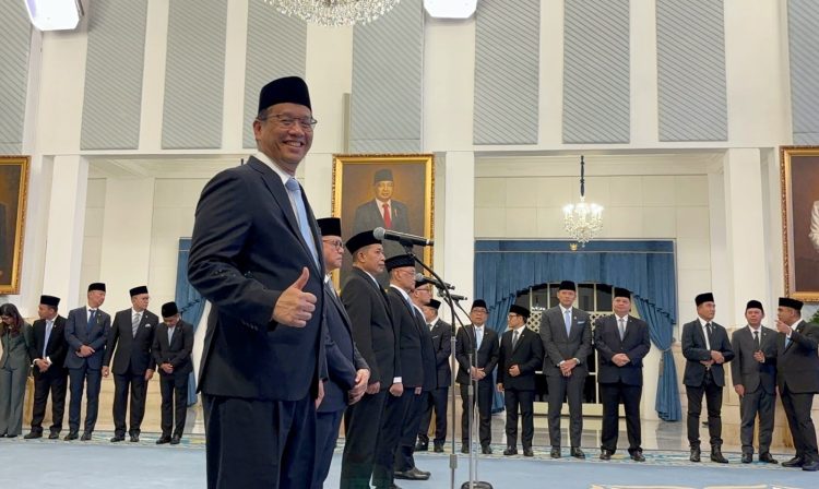 Presiden RI Prabowo Subianto melantik empat Menteri dan Wamen dalam reshuffle Kabinet Merah Putih pada Senin (8/9) sore di Istana Negara.