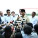 Presiden RI Prabowo Subianto memberikan keterangan pers di Bandar Udara Halim Perdanakusuma Jakarta usai lawatan di luar negeri. Lawatan Presiden Prabowo selama enam hari (Foto: Biro Pers Sekretariat Presiden/Laily Rachev)