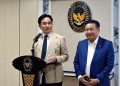 Menko Kumham Imipas Yusril Ihza Mahendra, dan Wakilnya, Otto Hasibuan, saat konferensi pers di Gedung Kemenko Kumham Imipas, Jakarta Selatan, Jumat (26/9/2025)