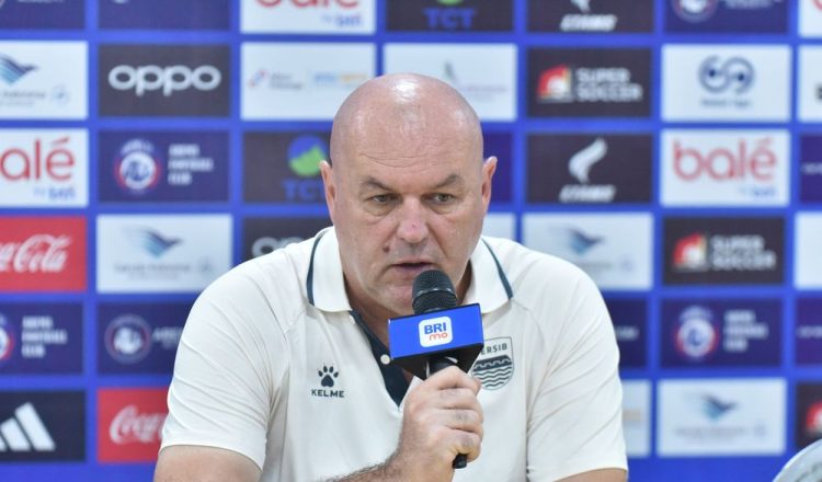 Bojan Hodak Pelatih Persib Bandung/Persib