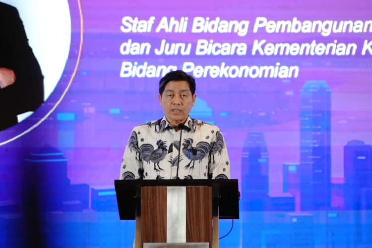 Staf Ahli Bidang Pembangunan Daerah Kemenko Perekonomian Haryo Limanseto saat mewakili Menteri Koordinator Bidang Perekonomian Airlangga Hartarto dalam acara TOP GRC Awards 2025 di Jakarta/ekon