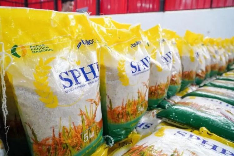Kemasan beras Stabilisasi Pasokan dan Harga Pangan (SPHP) ukuran 5 kilogram (Foto: Humas Bulog)