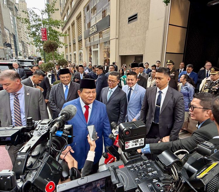 Presiden RI Prabowo Subianto memberikan keterangan kepada wartawan di New York, Amerika Serikat, Rabu (24/9/2025) (Foto: Biro Pers Sekretariat Presiden/Laily Rachev)