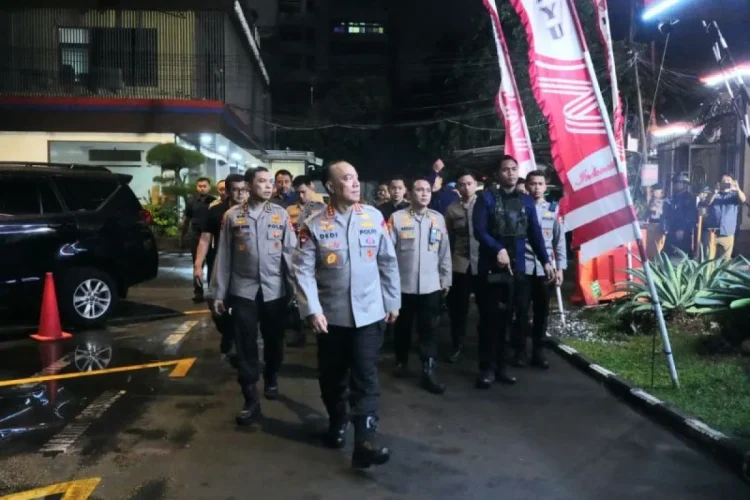 Wakil Kepala Polri Komjen Pol Dedi Prasetyo saat memimpin patroli skala besar di Jakarta, Minggu (31/8/2025). (Humas Polri)