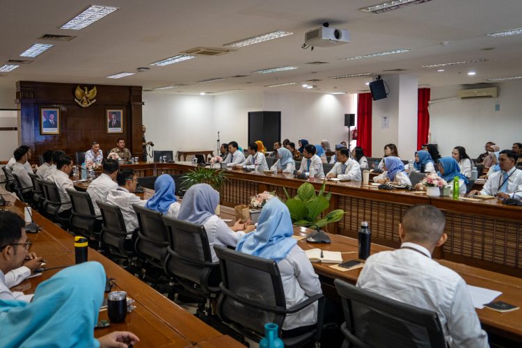 Sekretariat Dukungan Kabinet (Setdukab) melalui Biro Dukungan Aparatur dan Kelembagaan menggelar orientasi bagi 62 orang pegawai pemerintah dengan perjanjian kerja (PPPK), Jumat (03/04/2025), di Ruang Serbaguna Lantai 4 Gedung Sekretariat Kabinet. (Foto: HIM)