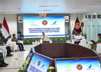 Menhan RI Sjafrie Sjamsoeddin memimpin Rakornis kedua antara Kemhan, Kemenkes, dan BPOM di RSPPN Panglima Besar Soedirman, Jakarta (7/10/2025). Pertemuan tersebut membahas penguatan layanan kesehatan bagi prajurit dan masyarakat serta percepatan sertifikasi industri farmasi pertahanan/kemhan