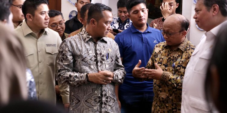 pemerintah mengumumkan program pemagangan lulusan perguruan tinggi yang ditujukan para lulusan baru di Indonesia/biro pres