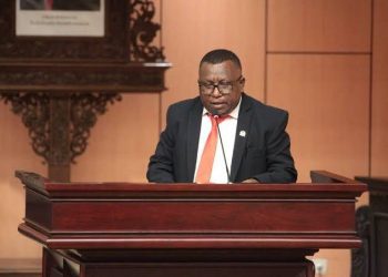 Senator asal Papua, Agustinus R. Kambuaya, menyatakan dukungan kepada putra Papua Frans Pigome dan Florentinus Beanal untuk menempati posisi strategis di PT Freeport Indonesia.(Foto:Istimewa)