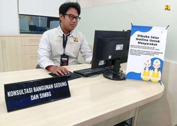 Penampakan operator hotline Kementerian PU, yang siap memberikan pendampingan teknis untuk bangunan pesantren dan lembaga pendidikan (Foto: Humas Kementerian PU)