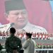 Presiden Prabowo menyampaikan amanat saat bertindak sebagai inspektur upacara pada peringatan HUT ke-80 TNI yang digelar di Lapangan Silang Monas, Jakarta, Minggu (5/10/2025)