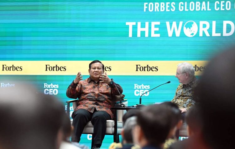 Presiden Prabowo dialog bersama Chairman and Editor-in-Chief Forbes Media, Steve Forbes, pada ajang Forbes Global CEO Conference 2025 yang berlangsung di Hotel The St. Regis, Jakarta