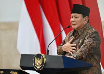 Presiden Prabowo Subianto memimpin Sidang Kabinet Paripurna memperingati satu tahun pemerintahan Kabinet Merah Putih di Istana Negara, Jakarta