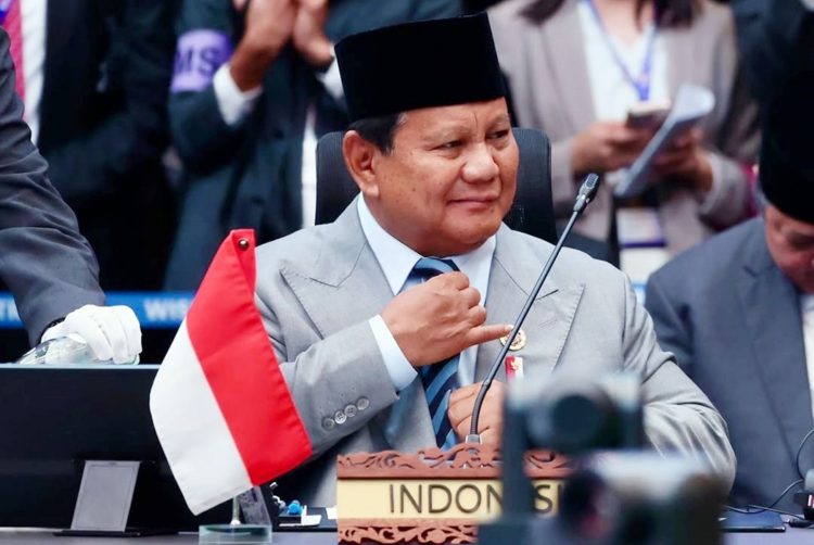 Presiden Republik Indonesia, Prabowo Subianto saat menyampaikan disampaikan intervensi pada KTT ASEAN Plus Three di Kuala Lumpur Convention Centre (KLCC), Malaysia