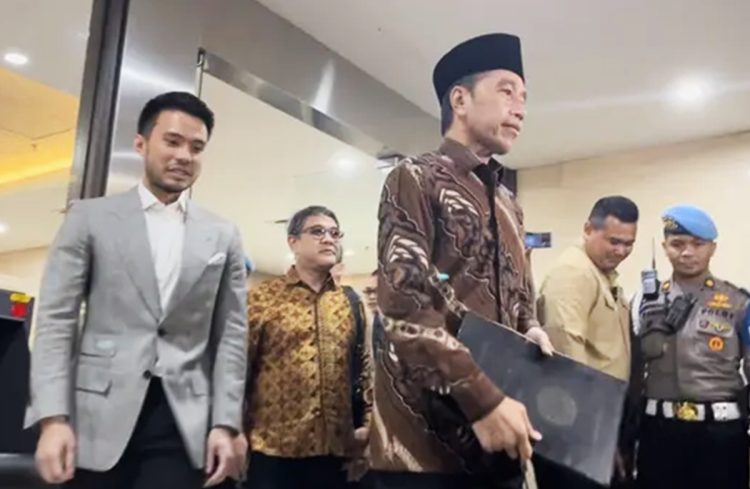 Presiden ke-7 Republik Indonesia Joko Widodo (Jokowi ) hadiri pemeriksaan Polda Metro terkait kasus ijazah palsu (15/06/2025)
