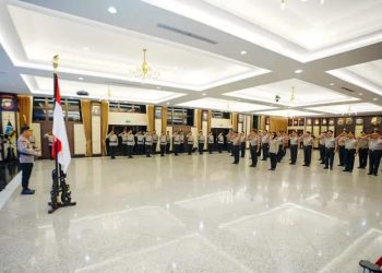 Kapolri Jenderal Listyo Sigit Prabowo memimpin upacara kenaikan pangkat sebanyak 27 Perwira Tinggi (Pati) yang digelar di Rupattama Mabes Polri pada Senin (6/10/2025) malam