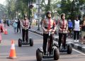 Polwan Polda Jabar Semarakkan Car Free Day Bandung dengan Program “He For She”