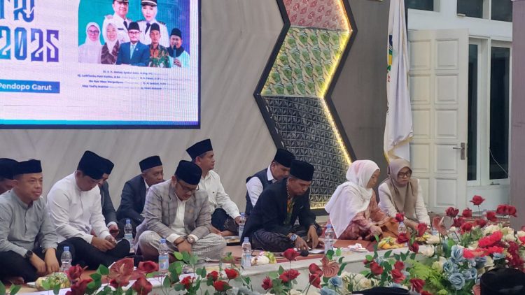 Santri Garut Rayakan Hari Santri Nasional 2025, Ketua FKDT Tegaskan Komitmen Santri untuk Bangsa dan Lingkungan