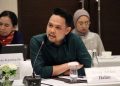 Anggota Komisi VI DPR Rivqy Abdul Halim menyoroti dugaan air kemasan berasal dari sumur bor, bukan mata air pegunungan. (Foto:DPR RI)
