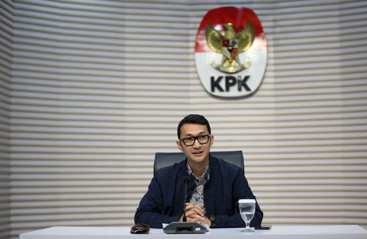 Juru Bicara KPK, Budi Prasetyo di Ruang Konpers Gedung Merah Putih KPK
