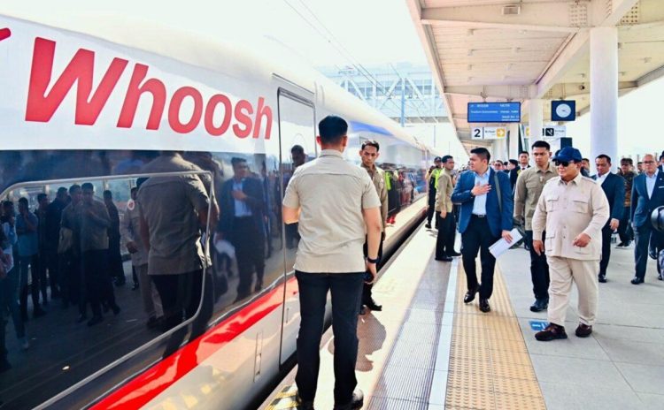 Ilustrasi Presiden Prabowo melakukan perjalanan ke Bandung menggunakan kereta cepat Whoosh dari Stasiun Halim, Jakarta Timur Rabu (6/8/2025) malam