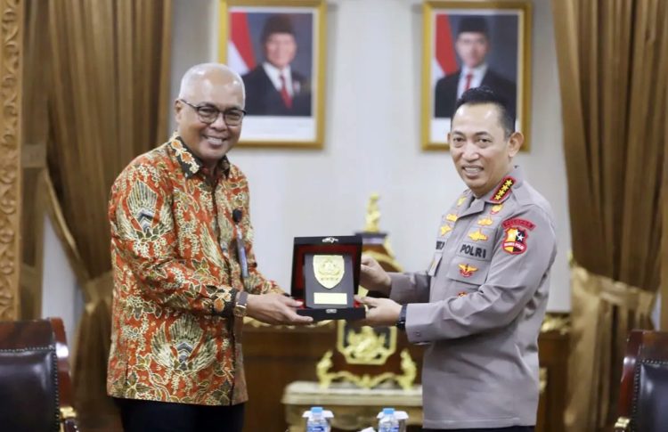 Kapolri menerima audiensi PWI Pusat di Gedung Rupatama Mabes Polri, Jalan Trunojoyo, Jakarta, Senin (27/10/2025)