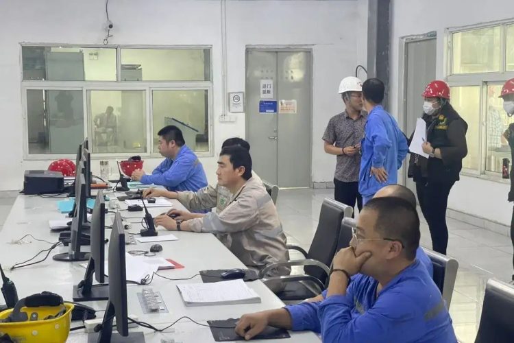 Suasana pemeriksaan kepatuhan terhadap norma penggunaan tenaga kerja asing (TKA) di PT WNI, Bahomotefe, Morowali, Sulawesi Tengah, pada 4–5 September 2025 (Foto: Kemnaker RI)