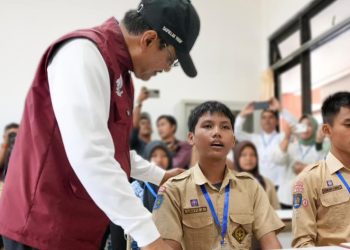 Mentri Sosial Gus Ipul berbincang dengan Jeje/Kemensos