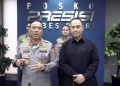 Wakapolri, Bapak Komjen Pol. Prof. Dr. Dedi Prasetyo, S.H., M.Hum., M.Si., M.M., usai kegiatan evaluasi dan forum pembelajaran transformasi Polri bersama para pakar di Ruang Posko Presisi Mabes Polri Trunojoyo