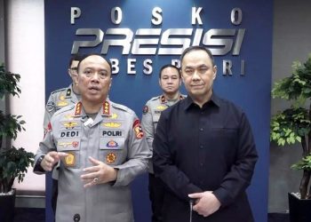 Wakapolri, Bapak Komjen Pol. Prof. Dr. Dedi Prasetyo, S.H., M.Hum., M.Si., M.M., usai kegiatan evaluasi dan forum pembelajaran transformasi Polri bersama para pakar di Ruang Posko Presisi Mabes Polri Trunojoyo