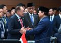 Presiden Prabowo Subianto (kanan) berbincang dengan PM Malaysia Anwar Ibrahim (kiri) di sela-sela perhelatan KTT ASEAN ke-47 di Kuala Lumpur Convention Center, Senin (27/10/2025) (Foto: Biro Pers Setpres)