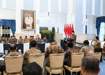 Presiden Prabowo Subianto saat memberi arahan di Sidang Kabinet Paripurna yang dilaksanakan di Istana Negara, Senin (290/10/2025). (Foto: Biro Pers Setpres)