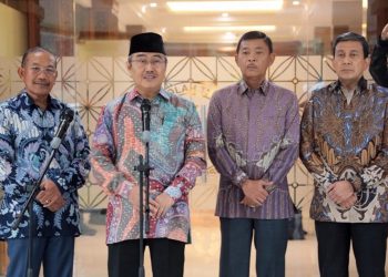 Idham Azis kedua dari kanan (disamping Ahmad Dofiri) sesaat setelah Komisi Percepatan Reformasi Polri menggelar audiensi bersama sejumlah organisasi kelompok masyarakat di Lounge Adhi Pradana, STIK-PTIK Lemdiklat Polri, Selasa (18/11)