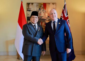 Presiden Prabowo Subianto berfoto bersama dengan Perdana Menteri Selandia Baru Christopher Luxon (Kanan) di Korea Selatan, Jumat (31/10/2025) (Foto: Tim Media Presiden)