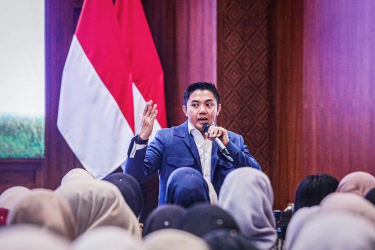 Seskab Teddy Sampaikan Tiga Pesan Inspiratif kepada 300 Mahasiswa UNP di Gedung Sekretariat Kabinet, Jakarta