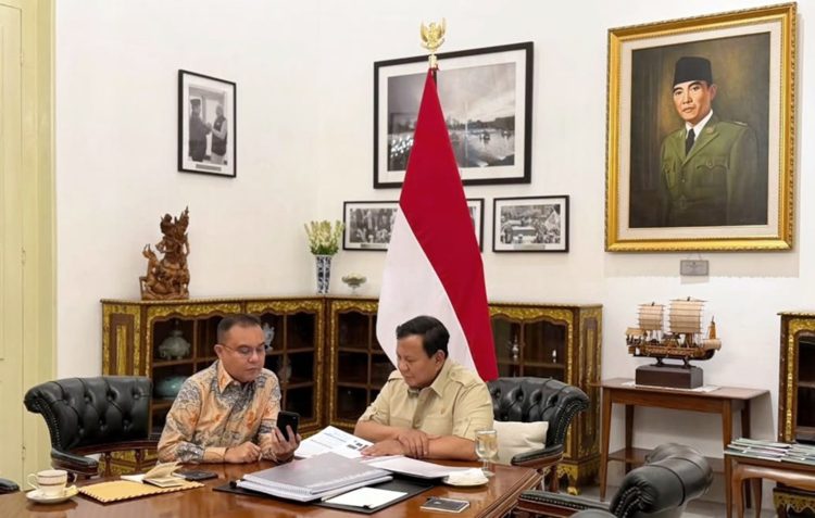 Presiden Prabowo bertemu Wakil Ketua DPR RI Sufmi Dasco di Istana Merdeka