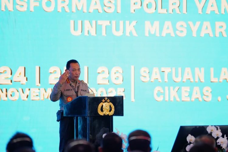 Kapolri Jenderal Listyo Sigit Prabowo memberikan arahan dalam acara Apel Kasatwil 2025 di Cikeas