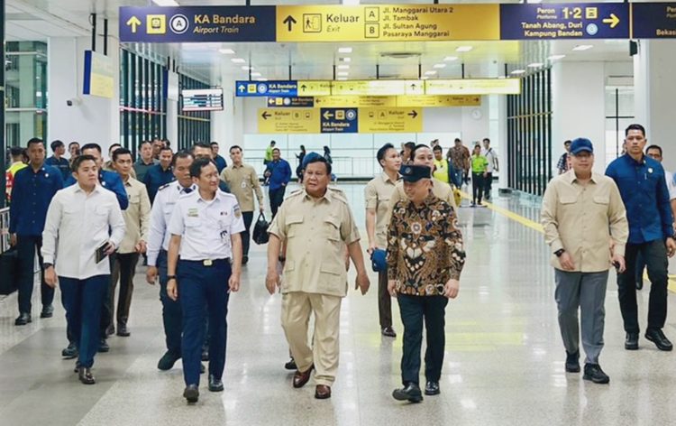 Prabowo saat meresmikan Stasiun Tanah Abang Baru di Jakarta Pusat, Selasa, 4 November 2025