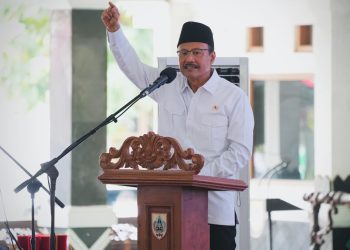 Mensos Gus Ipul memberikan sambutan di acara Graduasi 1.000 KPM PKH di Pendopo Kabupaten Pemalang Jawa Tengah