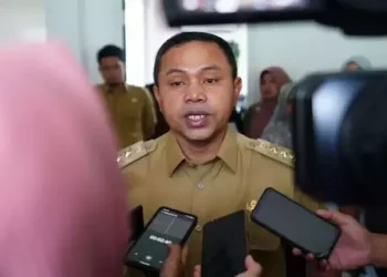 KPK menangkap Gubernur Riau Abdul Wahid bersama sejumlah pihak dalam operasi tangkap tangan di Riau. (Foto: Ist)